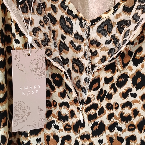 Emery Rose Leopard Women's LG Romper W/Ruffle Straps - Picture 7 of 12